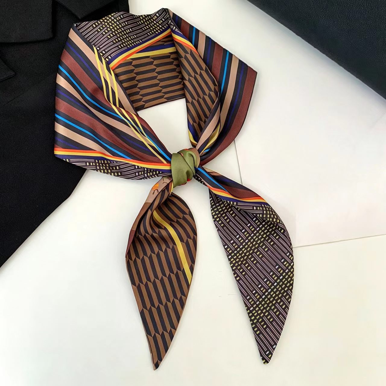 Head Wrap Turban - 高級プリントロングヘアリボンベベルシルクスカーフ女性ネクタイハンドバッグスカーフサテンスキニーヘッドスカーフレディーススカーフジーンズベルト