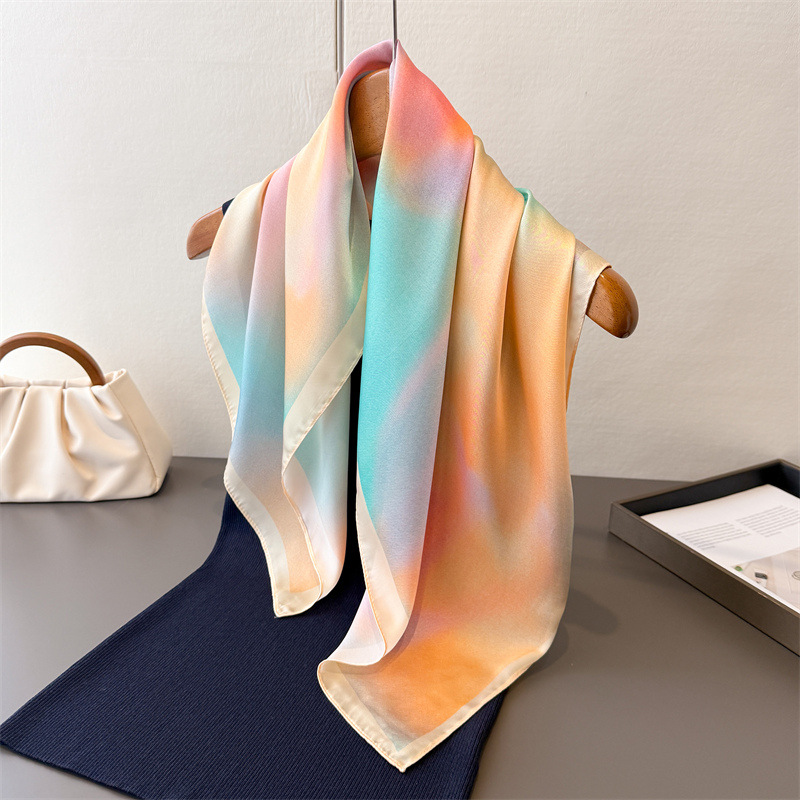 Scarf Silk Square - 2025年デザインファッションスクエアシルクスカーフ女性用ヘアバンドプリント入り小型サテンショールスカーフネックチーフ女性用ヘッドバンドバンダナ
